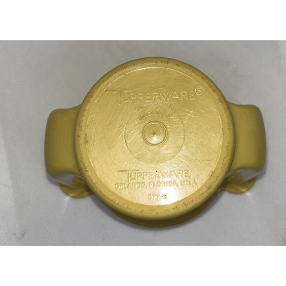 Tupperware Vintage Sugar Dispenser, 577-2, Orlando Florida, USA - Picture 7 of 10